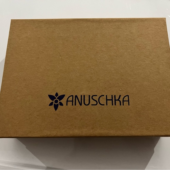 Anuschka 🆕 RFID Lion Magic Passport Organizer Wallet hand painted leather - Picture 7 of 8